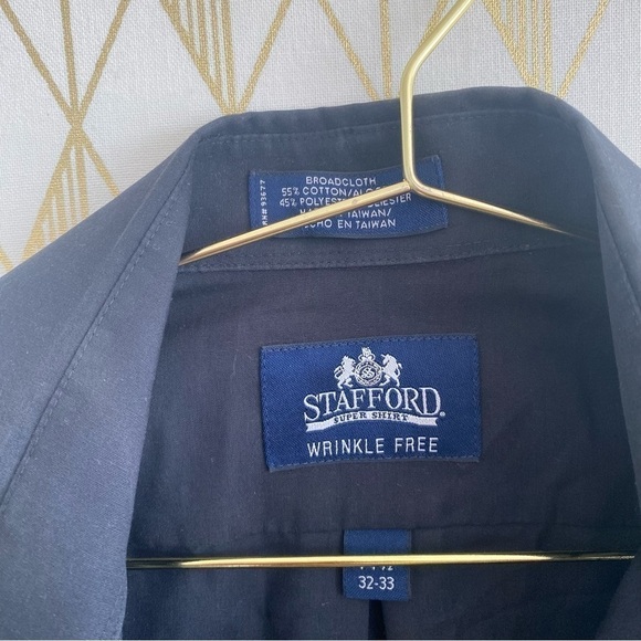 Black button down long sleeve​ - Picture 3 of 6